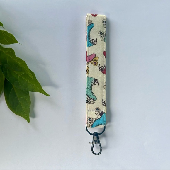 Handmade Keychain Wrislets - Picture 5 of 8